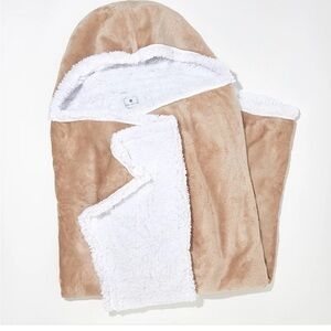 Sherpa Hooded Blanket in Cream and White